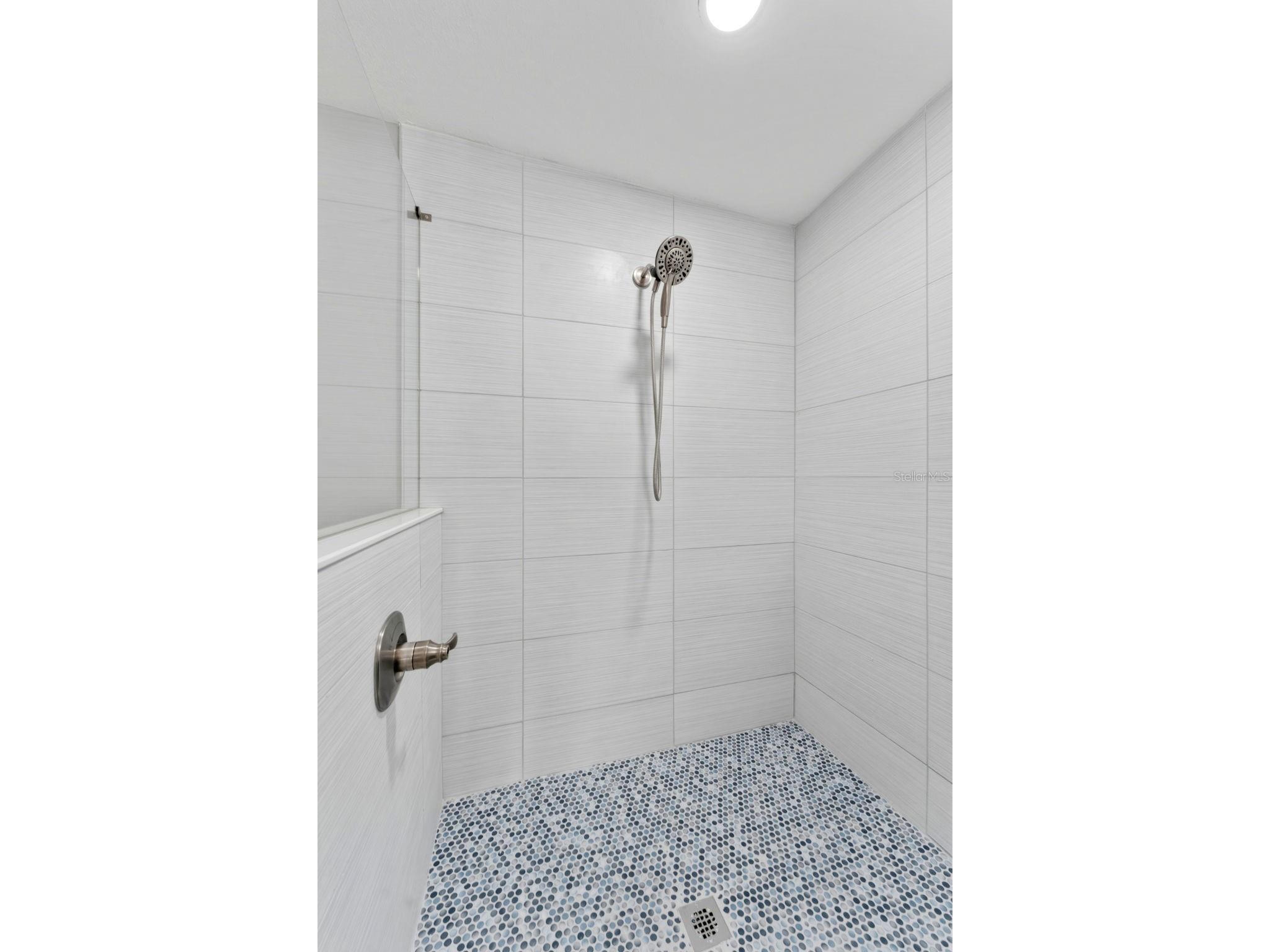140 88th Avenue NE Saint Petersburg FL 33702 TB8506430 image18