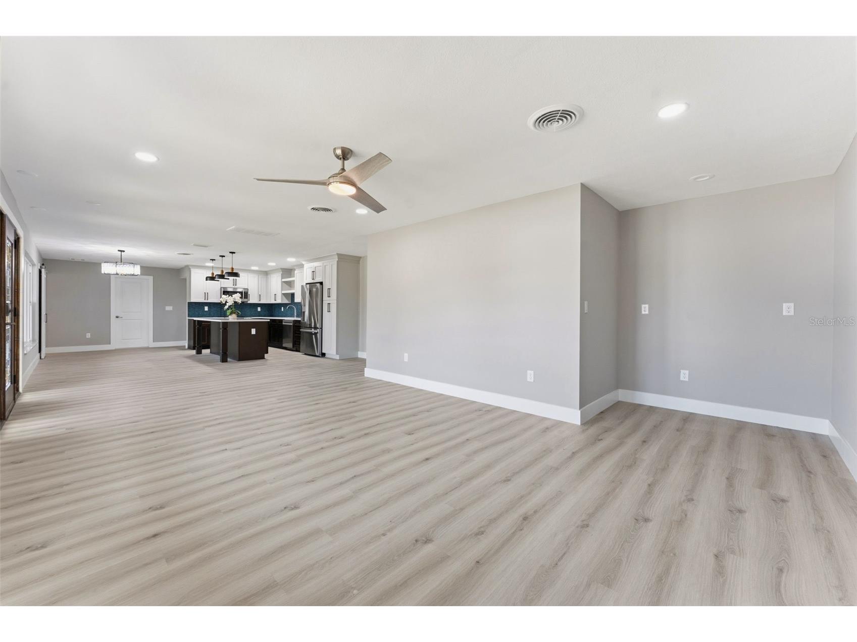 140 88th Avenue NE Saint Petersburg FL 33702 TB8506430 image8