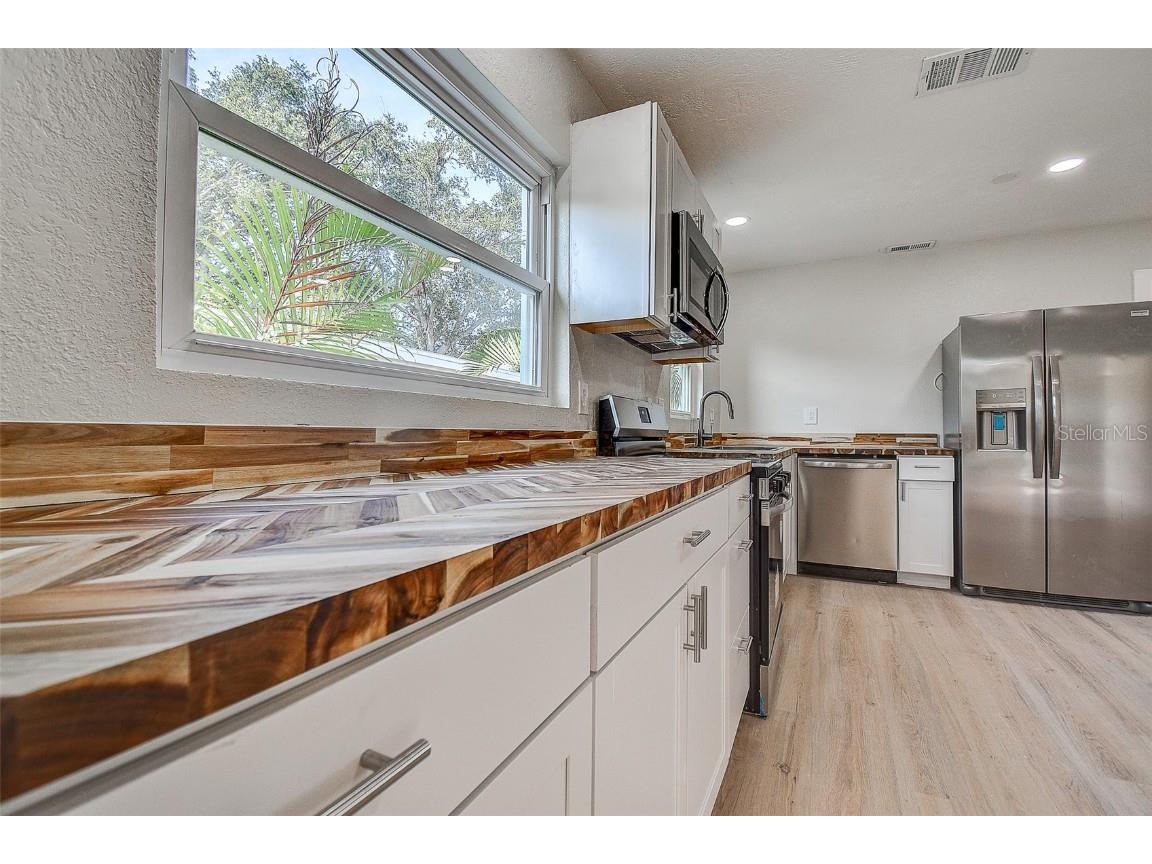 140 89th Avenue NE Saint Petersburg FL 33702 TB8454145 image10