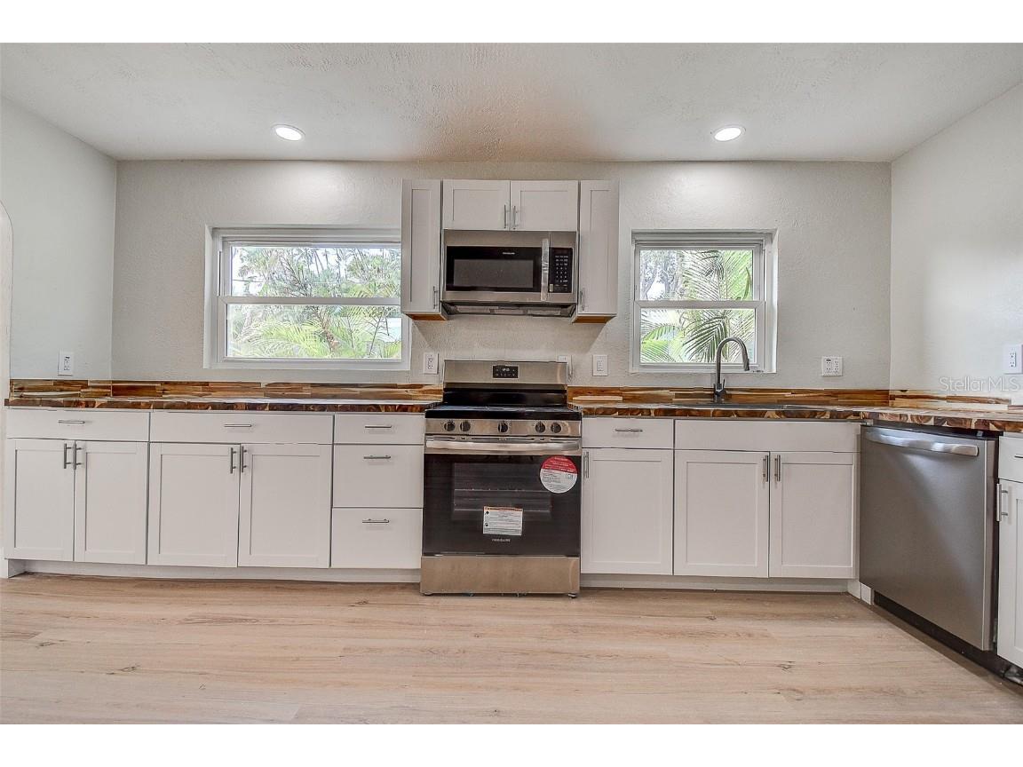 140 89th Avenue NE Saint Petersburg FL 33702 TB8454145 image11