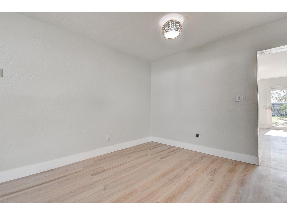 140 89th Avenue NE Saint Petersburg FL 33702 TB8454145 image6