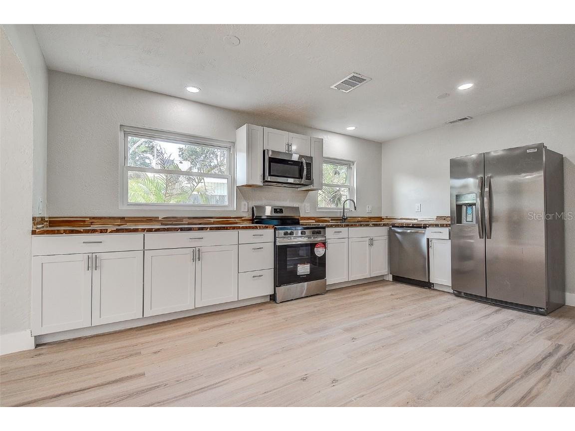 140 89th Avenue NE Saint Petersburg FL 33702 TB8454145 image9