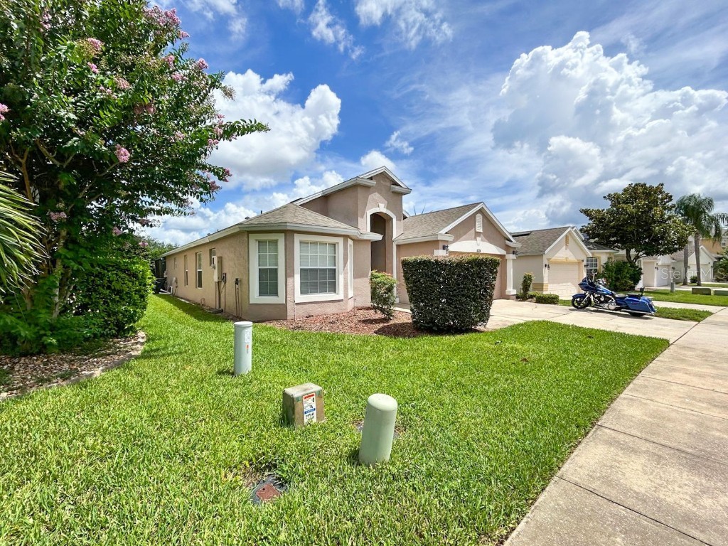 140 Bonville Drive Davenport FL 33897 S5130087 image1