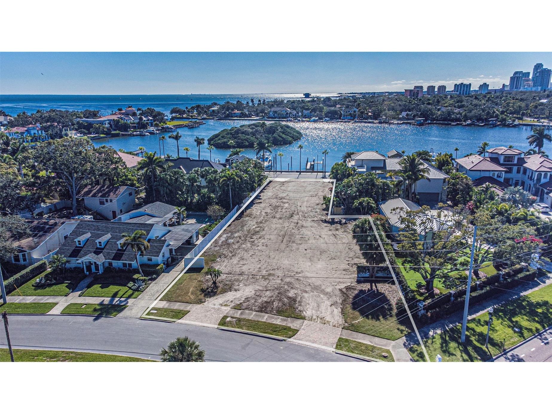 140 Brightwaters Boulevard NE Saint Petersburg FL 33704 TB8460961 image1