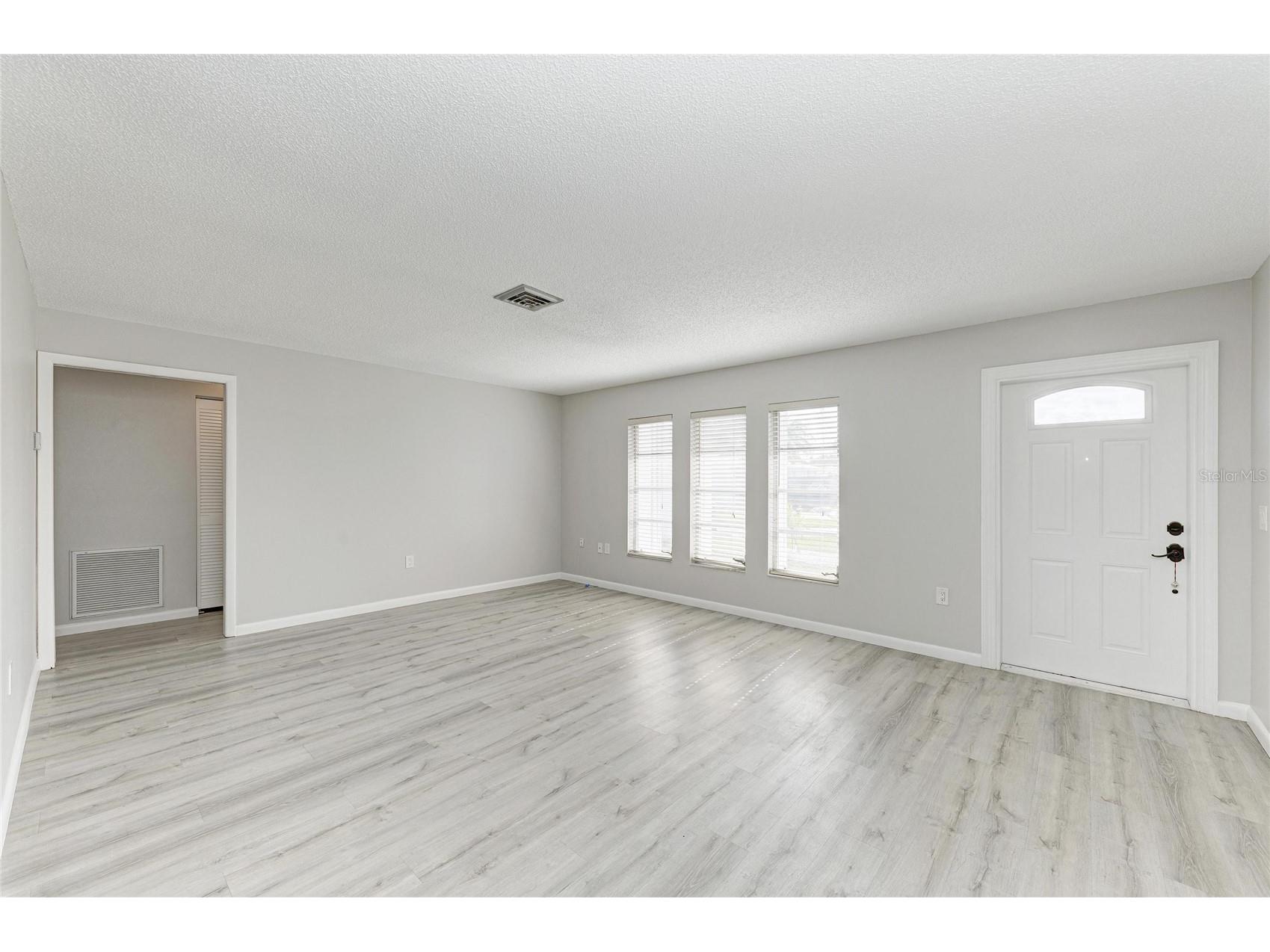 140 Circlewood Drive #C1-4 Venice FL 34293 A4692560 image3