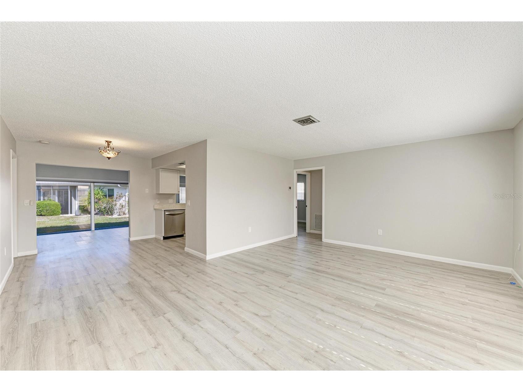 140 Circlewood Drive #C1-4 Venice FL 34293 A4692560 image5
