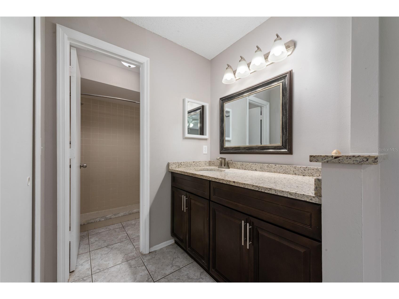 140 Lakepointe Circle Kissimmee FL 34743 S5152307 image16