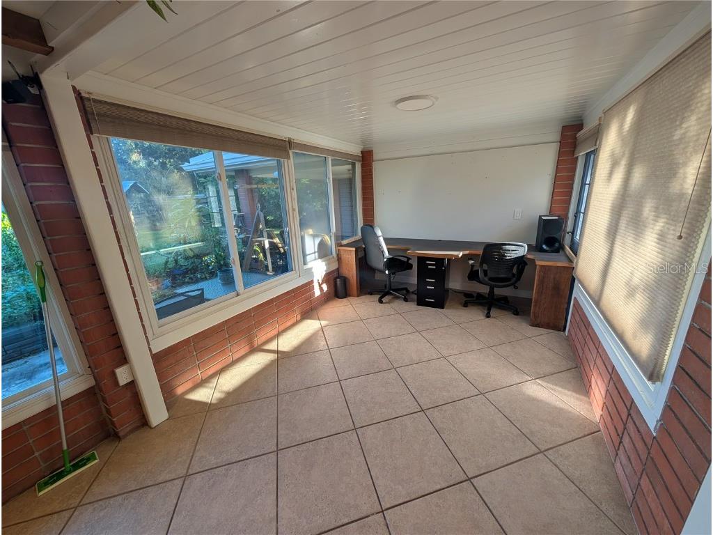 140 N Briggs Avenue Sarasota FL 34237 A4669139 image11