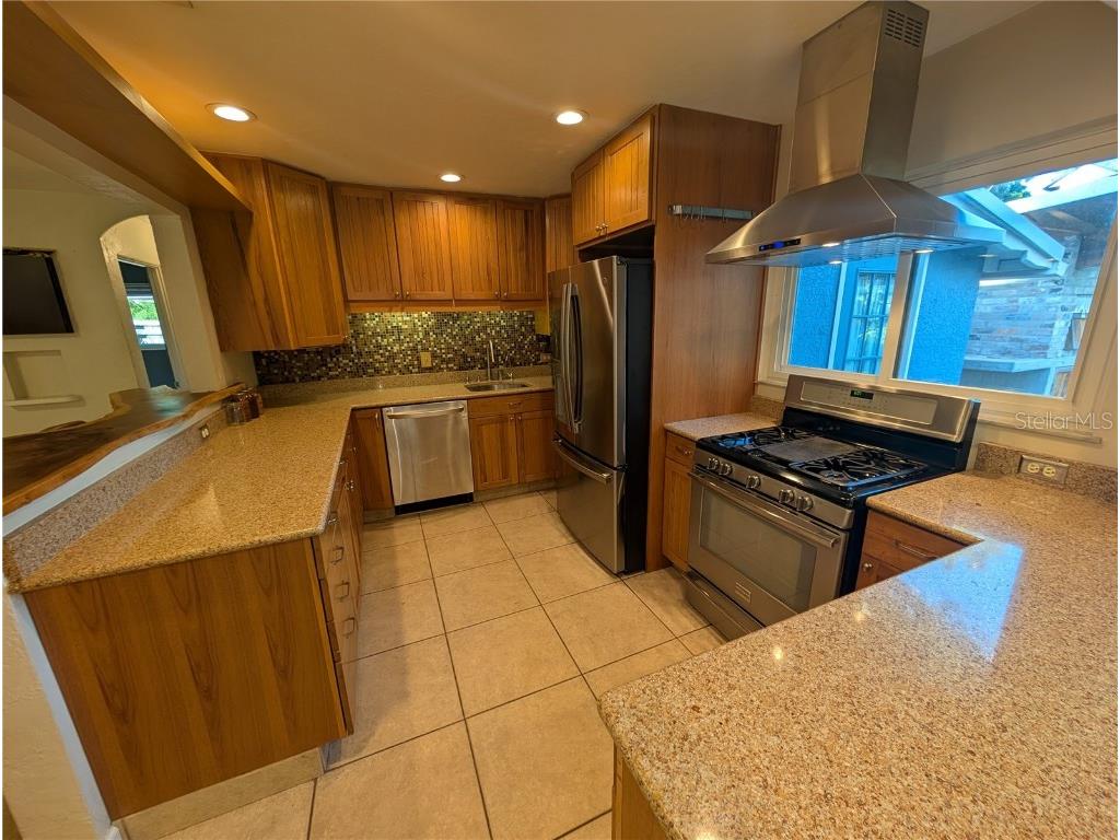 140 N Briggs Avenue Sarasota FL 34237 A4669139 image26