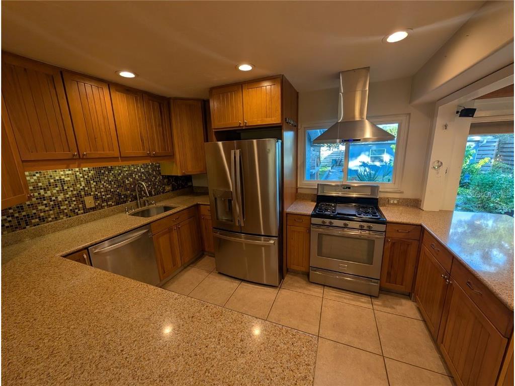 140 N Briggs Avenue Sarasota FL 34237 A4669139 image27