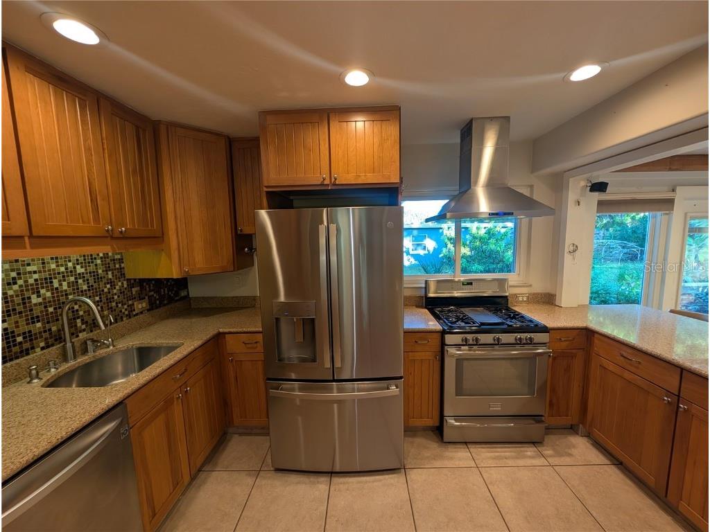 140 N Briggs Avenue Sarasota FL 34237 A4669139 image29