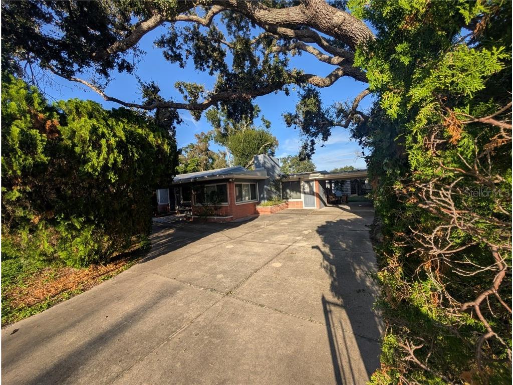 140 N Briggs Avenue Sarasota FL 34237 A4669139 image3