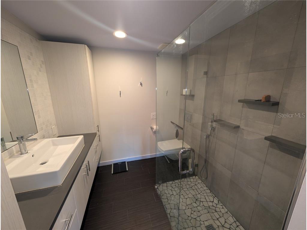 140 N Briggs Avenue Sarasota FL 34237 A4669139 image35