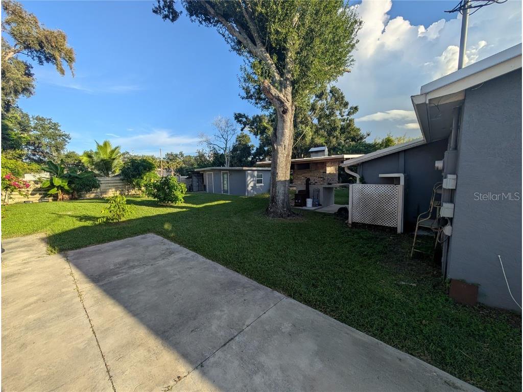 140 N Briggs Avenue Sarasota FL 34237 A4669139 image8