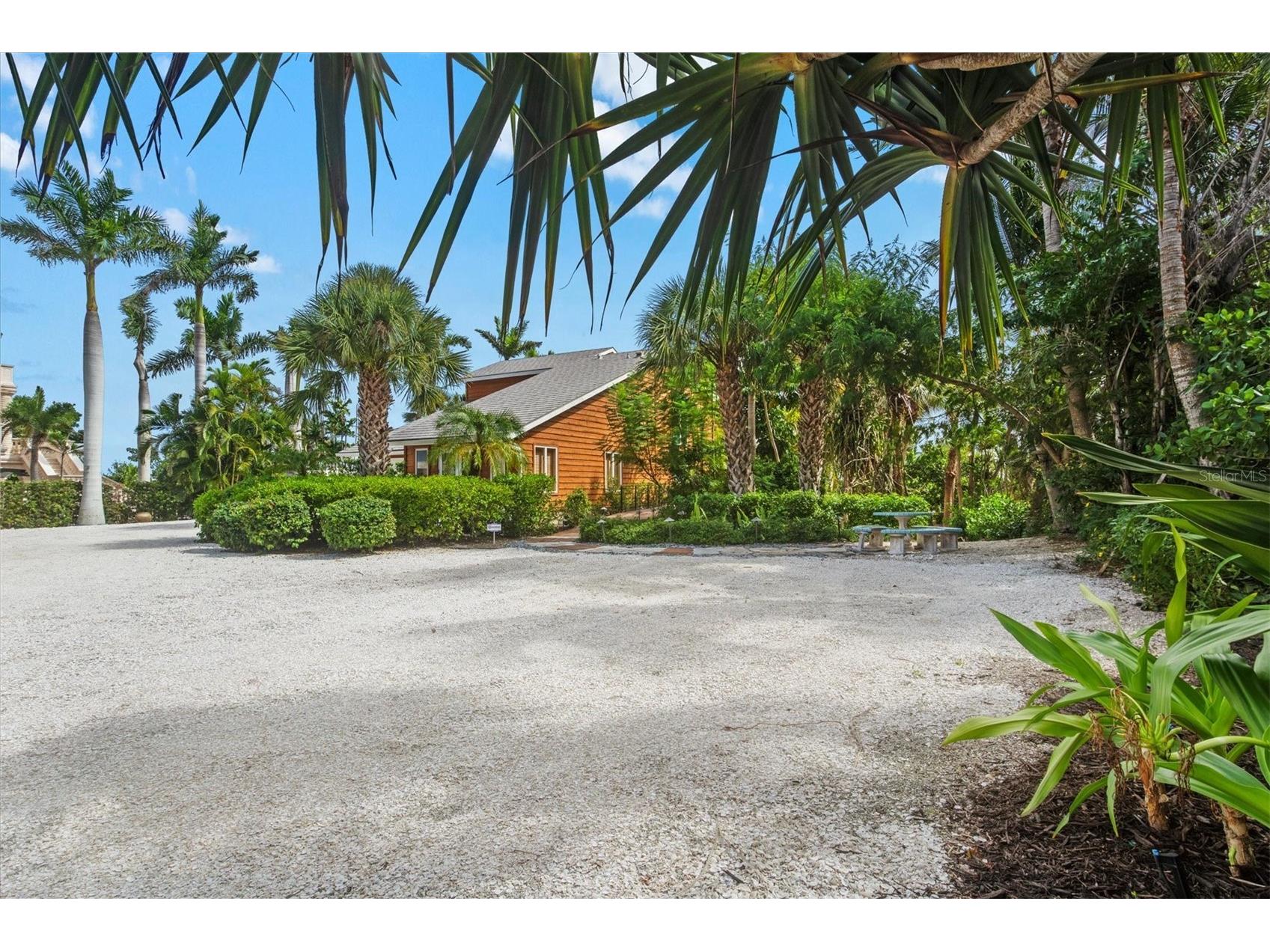 140 N Casey Key Road Osprey FL 34229 A4665482 image77