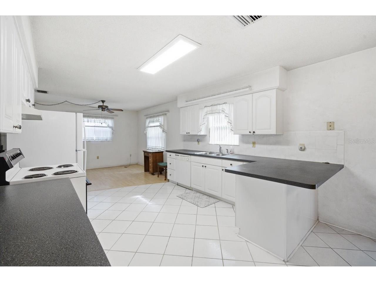 140 Patlin Circle E Largo FL 33770 TB8494067 image10