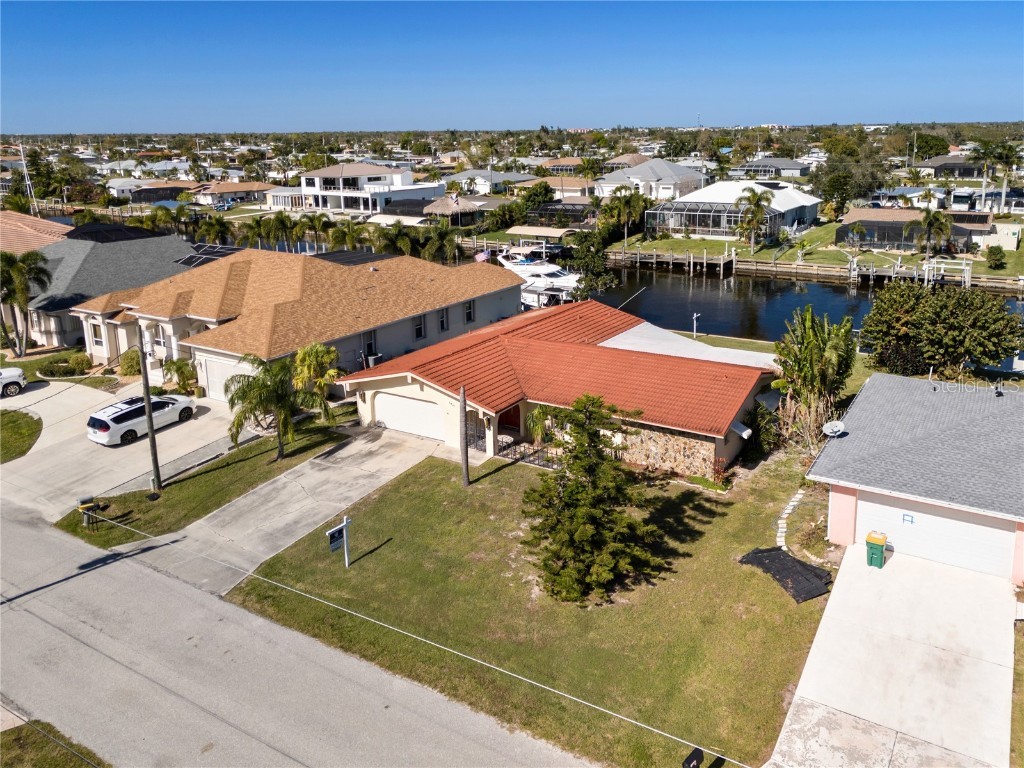 140 Peckham Street SE Port Charlotte FL 33952 - MAJESTIC WATERWAY C7485565 image1