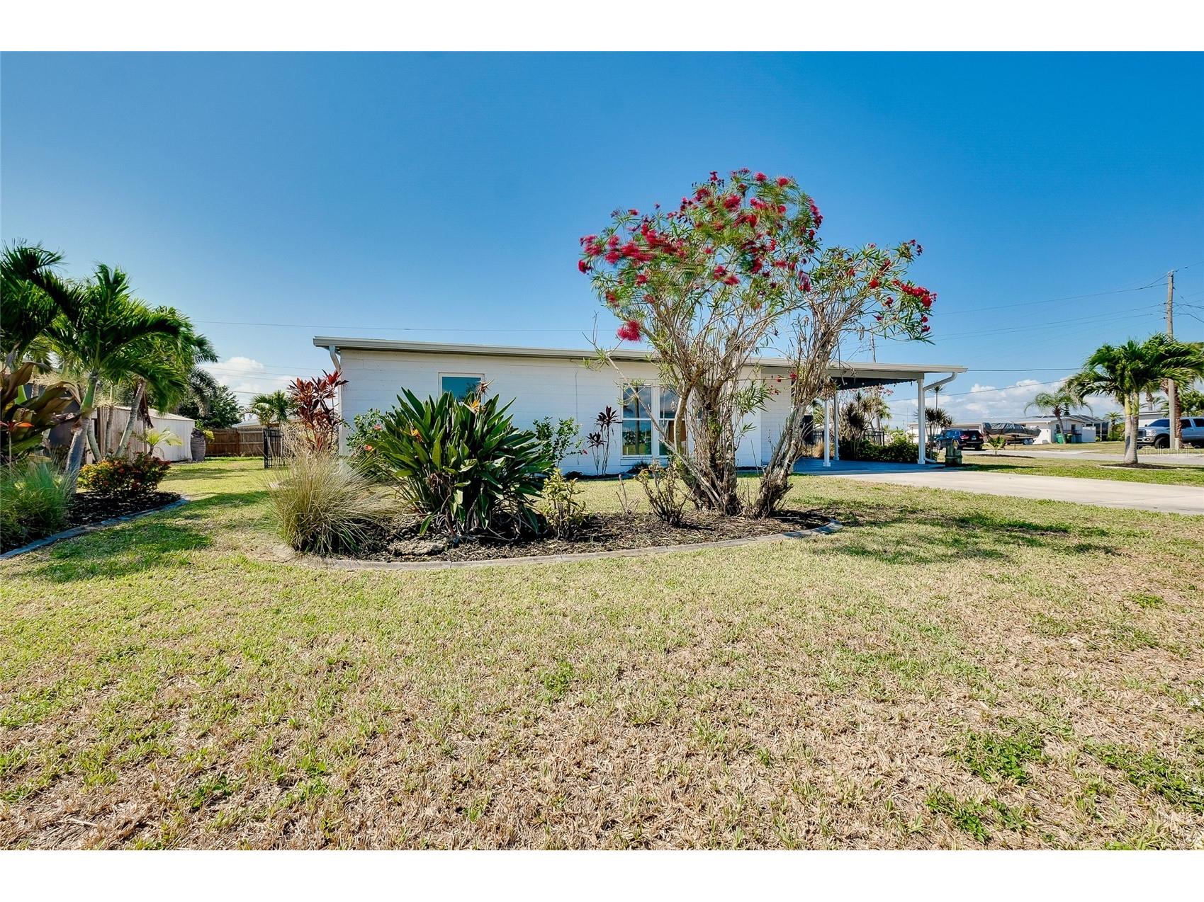 140 Poinsettia Circle NE Port Charlotte FL 33952 N6142955 image2