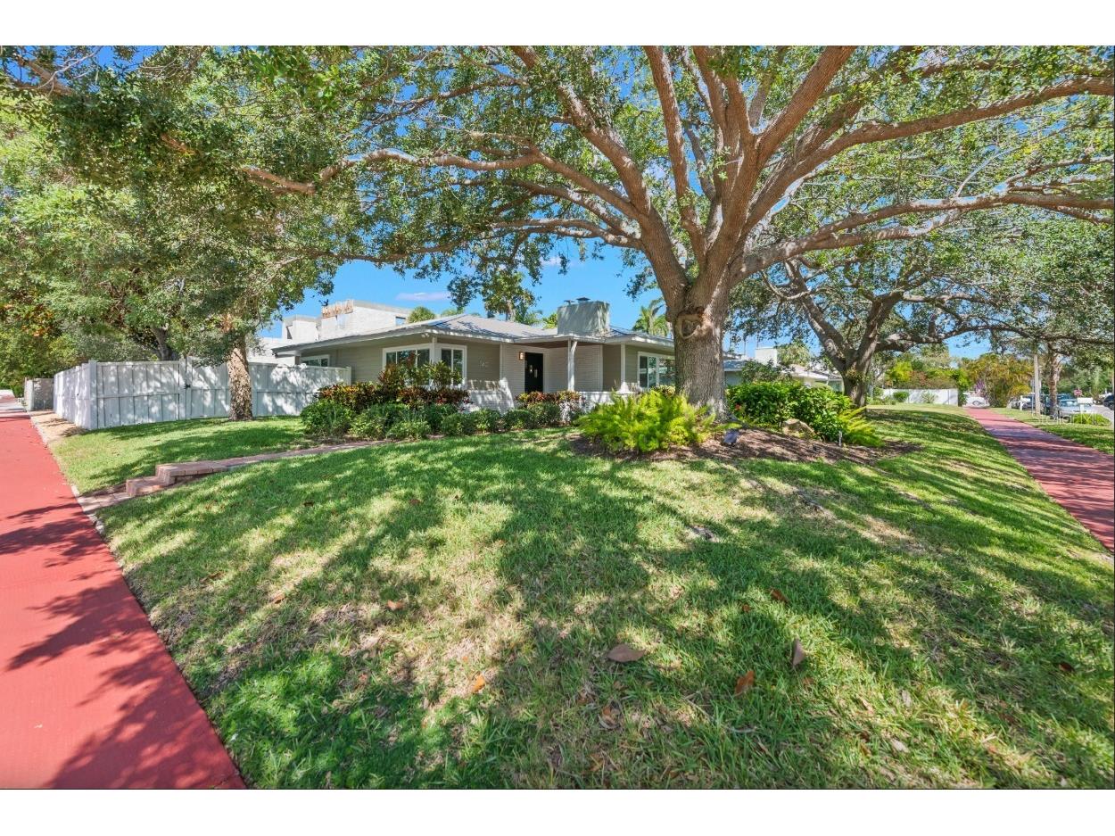 140 S Blvd Of The Presidents Sarasota FL 34236 A4683280 image2