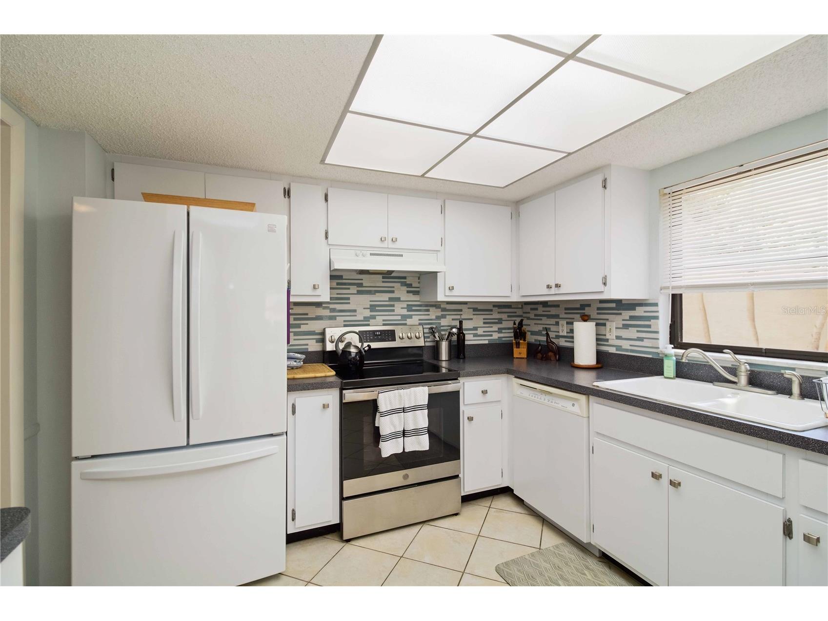 1400 Barcarrota Boulevard #201 Bradenton FL 34205 - MANATEE RIVER A4689356 image8