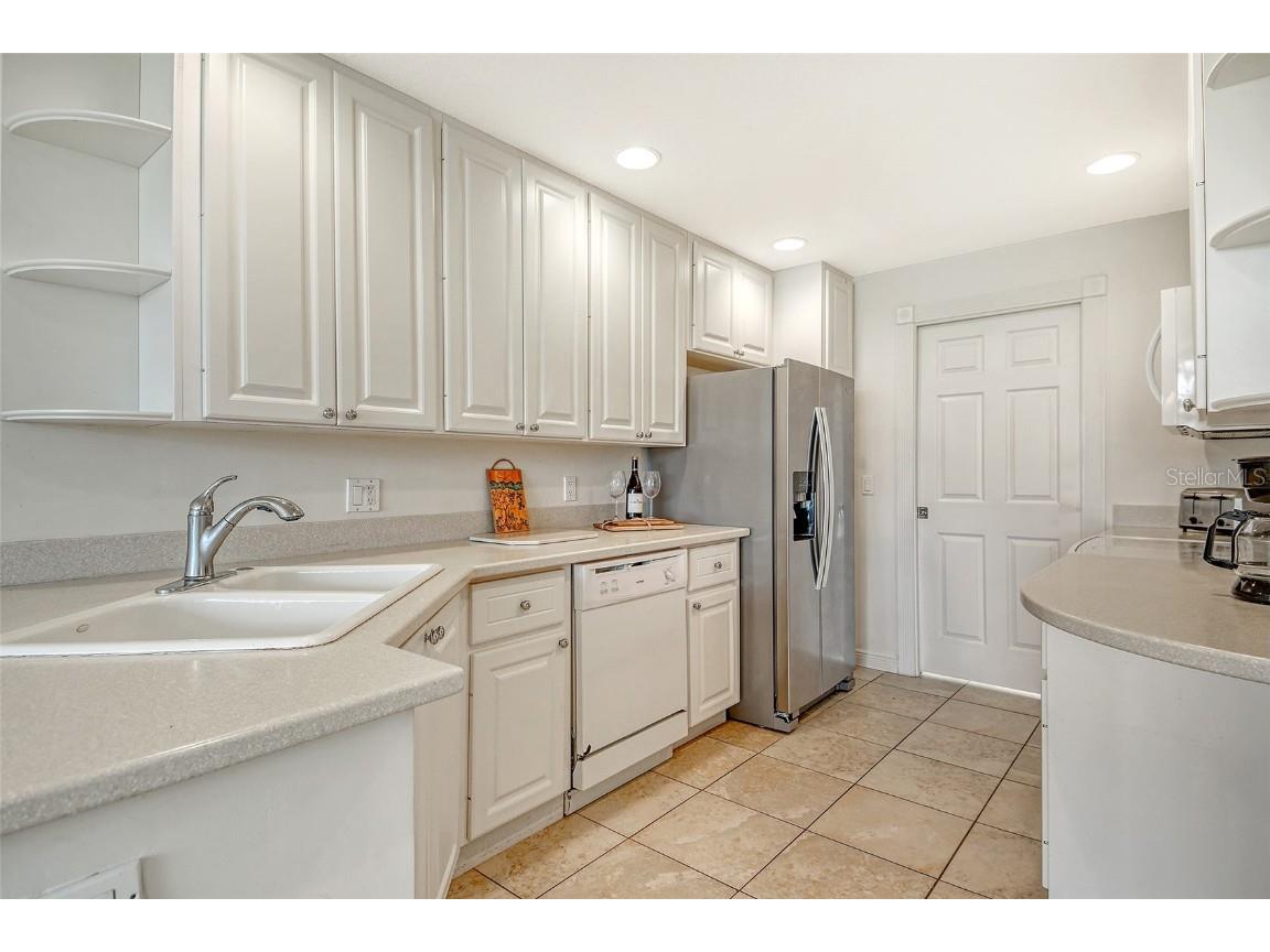 1400 Burgos Drive Sarasota FL 34238 A4665075 image10