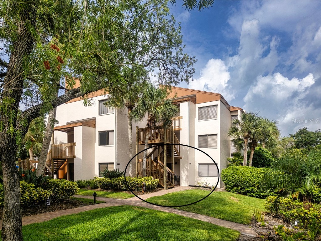 1400 Cove Ii Place #611 Sarasota FL 34242 A4616682 image1