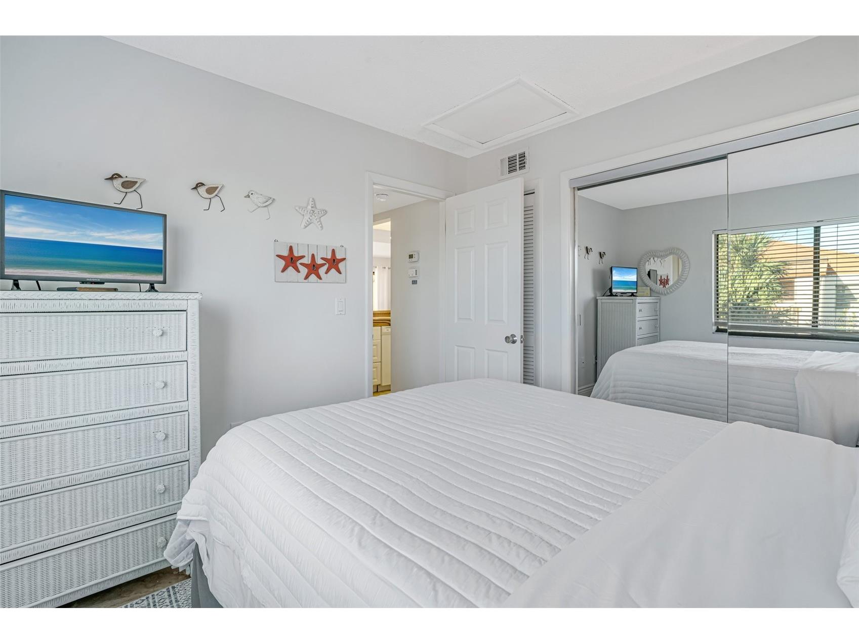 1400 Cove Ii Place #631 Sarasota FL 34242 A4681753 image17