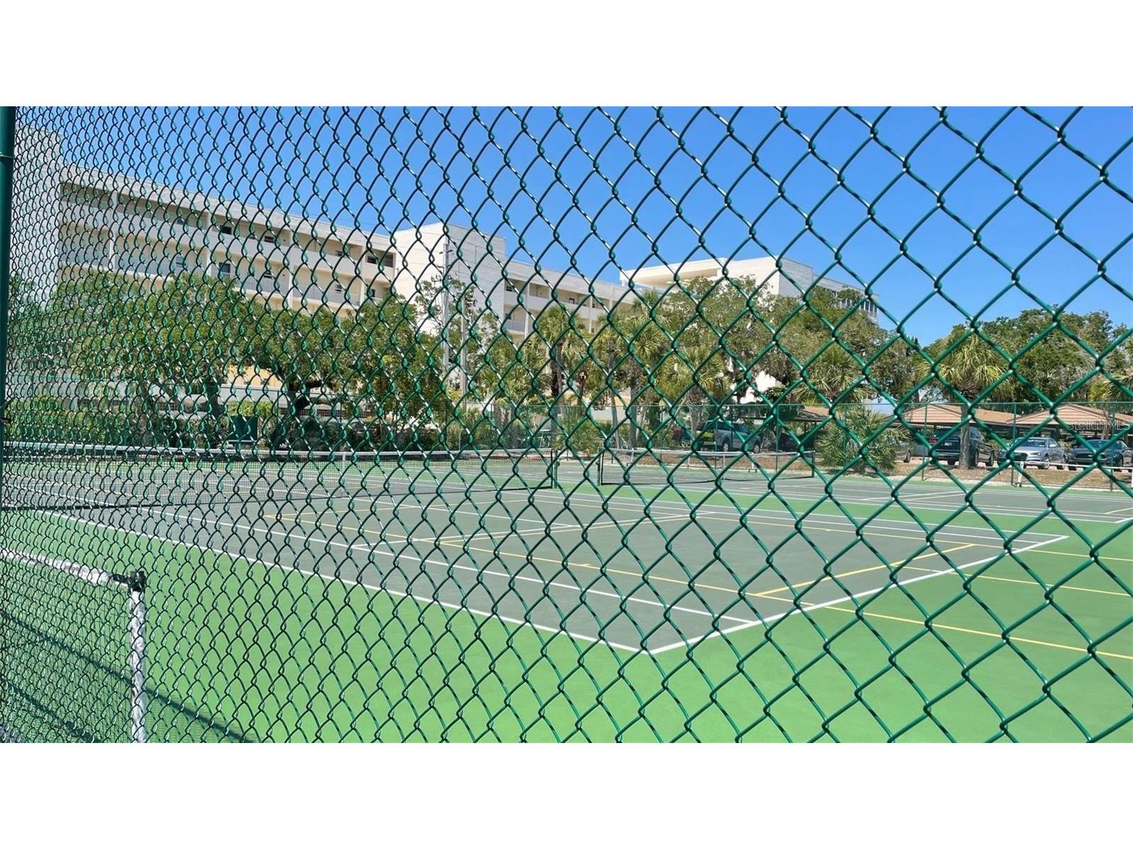 1400 Cove Ii Place #631 Sarasota FL 34242 A4681753 image32