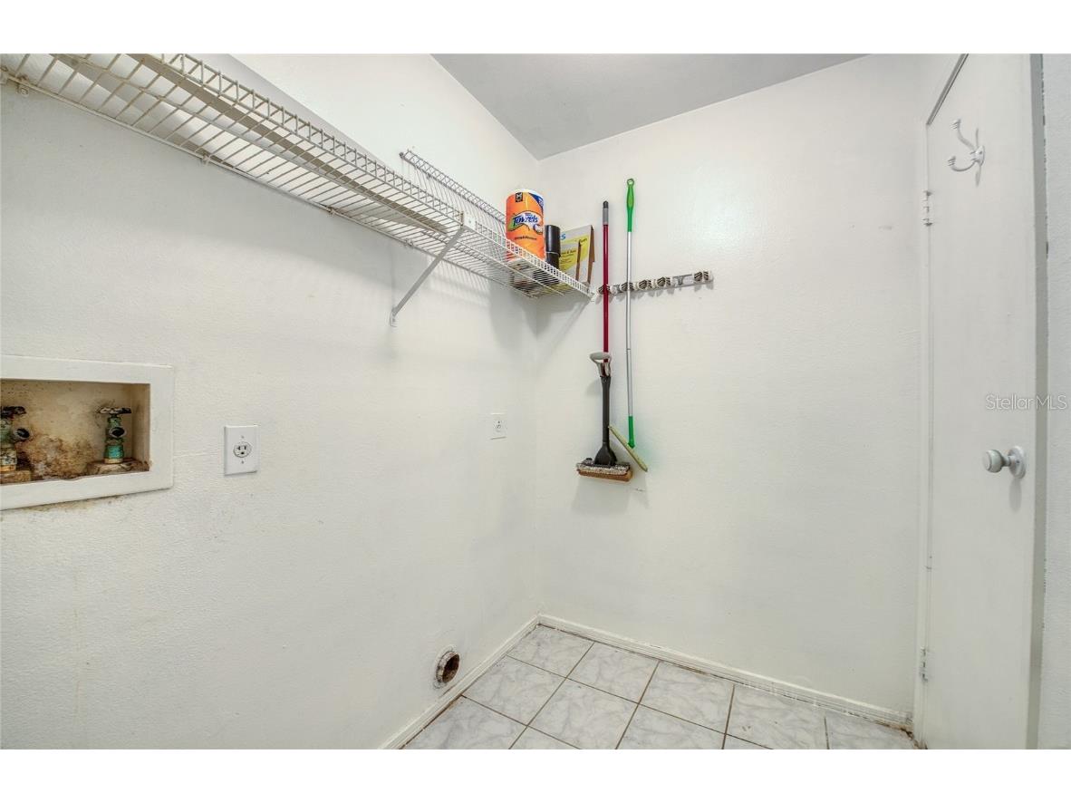 1400 Gandy Blvd. N Boulevard N #811 Saint Petersburg FL 33702 TB8446064 image19