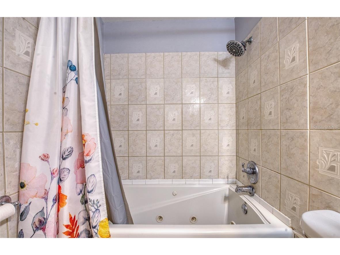 1400 Gandy Blvd. N Boulevard N #811 Saint Petersburg FL 33702 TB8446064 image30