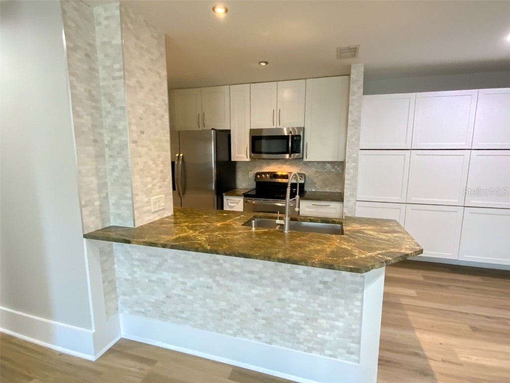 1400 Gandy Boulevard N #1013 Saint Petersburg FL 33702 TB8454179 image3