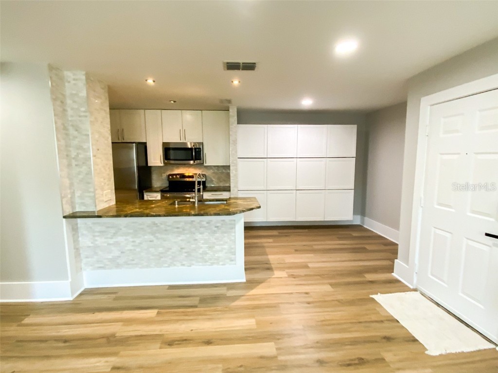 1400 Gandy Boulevard N #1013 Saint Petersburg FL 33702 TB8454179 image8