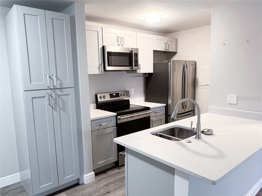 1400 Gandy Boulevard N #1106 Saint Petersburg FL 33702 U8232969 image1