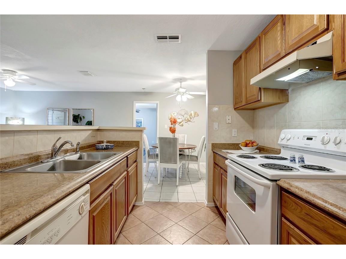 1400 Gandy Boulevard N #1504 Saint Petersburg FL 33702 TB8460955 image19