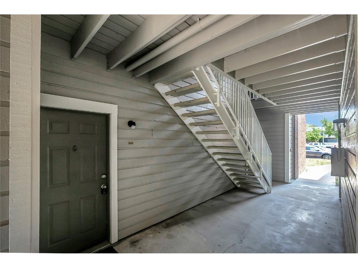 1400 Gandy Boulevard N #1504 Saint Petersburg FL 33702 TB8460955 image3