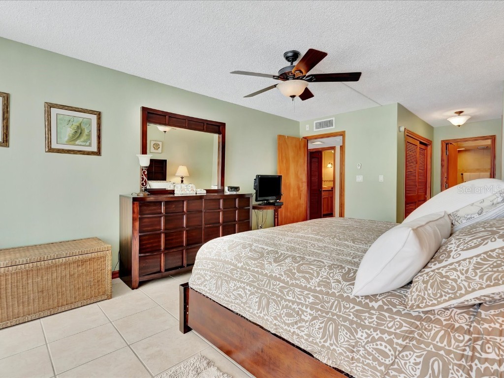 1400 Gulf Boulevard #204 Clearwater Beach FL 33767 TB8425088 image21