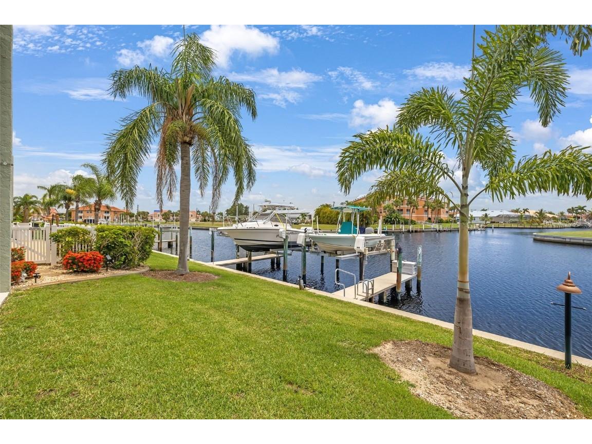 1400 Mineo Drive #J Punta Gorda FL 33950 C7477229 image1