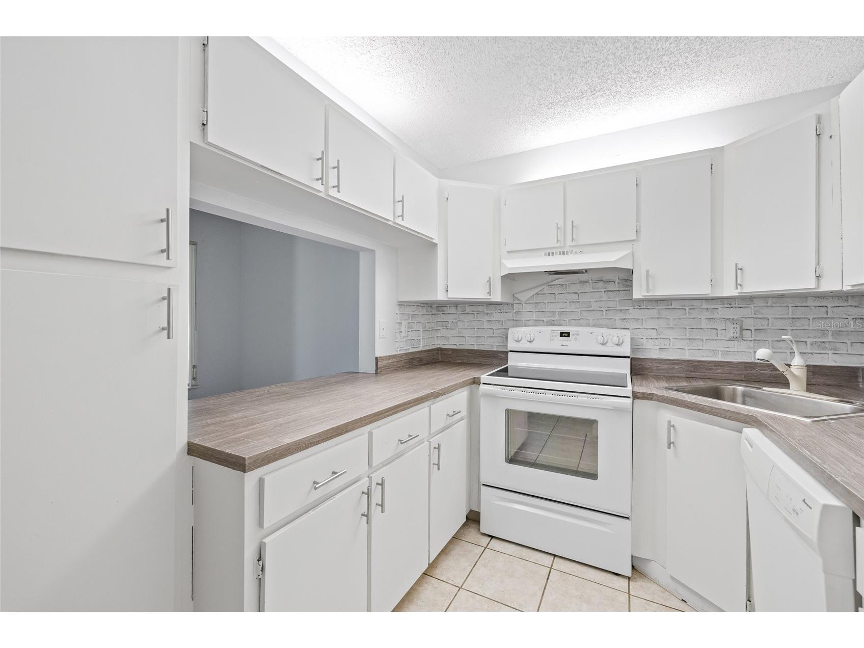 1400 Pine Glen Lane #D1 Tarpon Springs FL 34688 TB8425110 image17