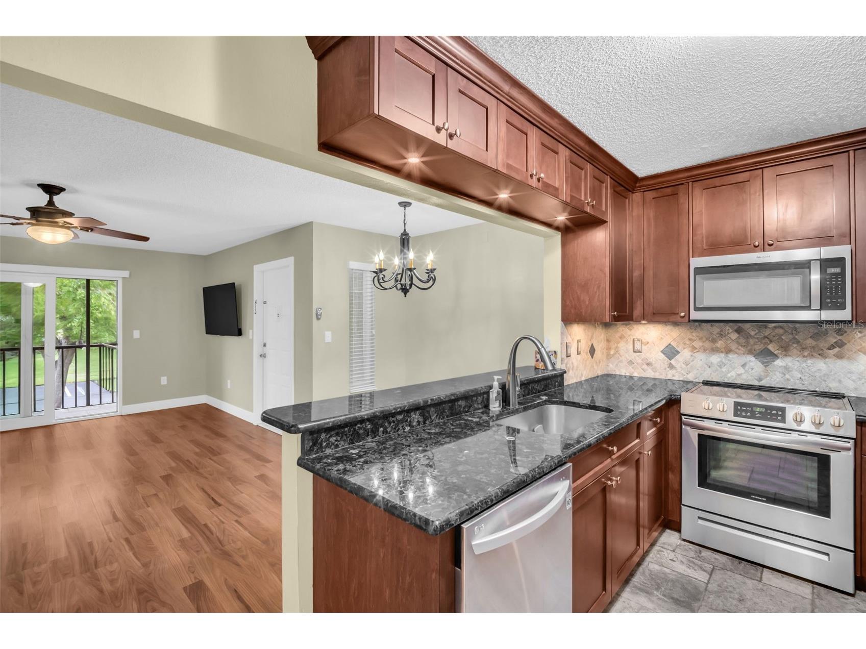 1400 Pine Glen Lane #D2 Tarpon Springs FL 34688 TB8486648 image3