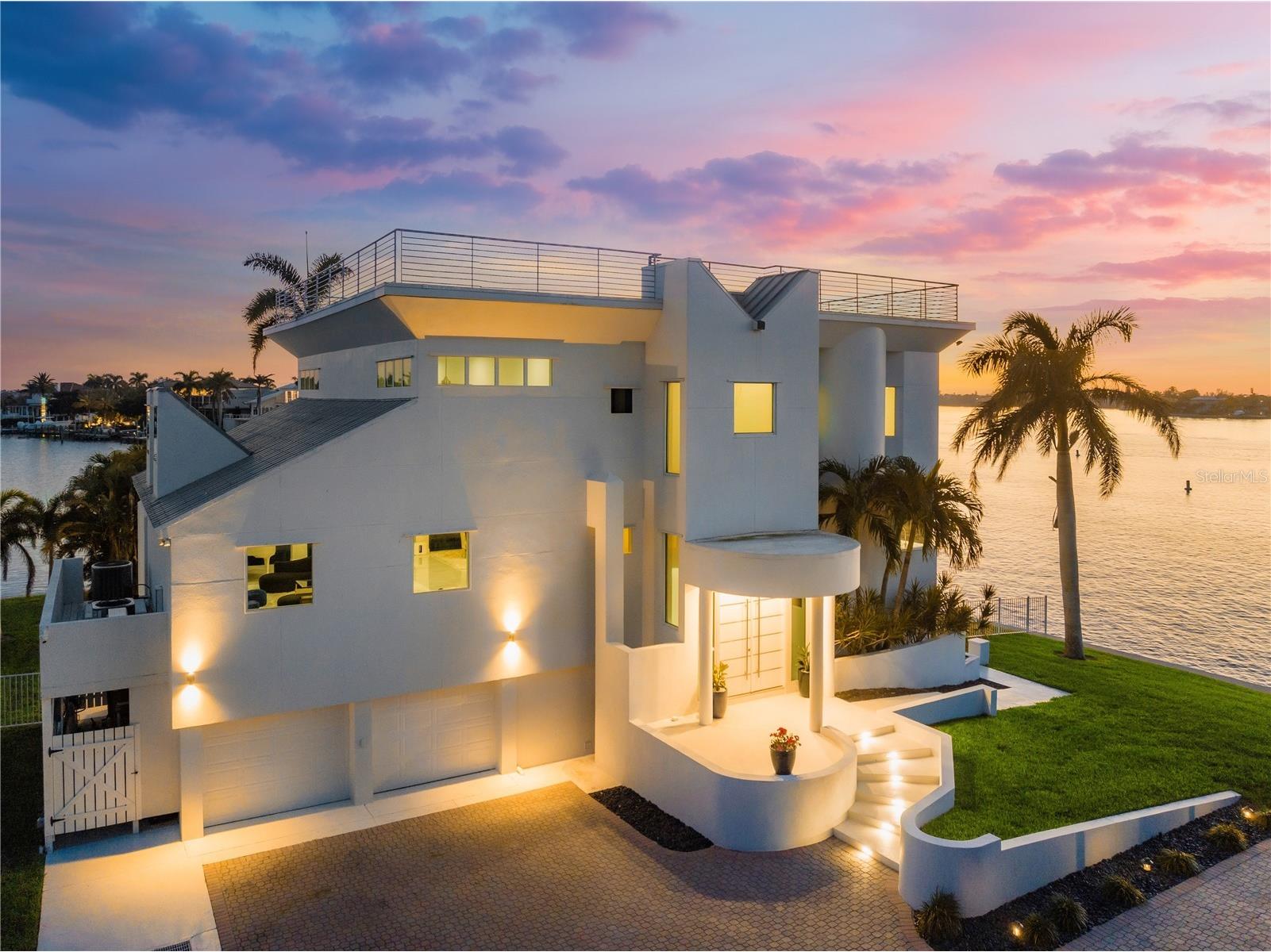 1400 Siesta Drive Sarasota FL 34239 A4678496 image2