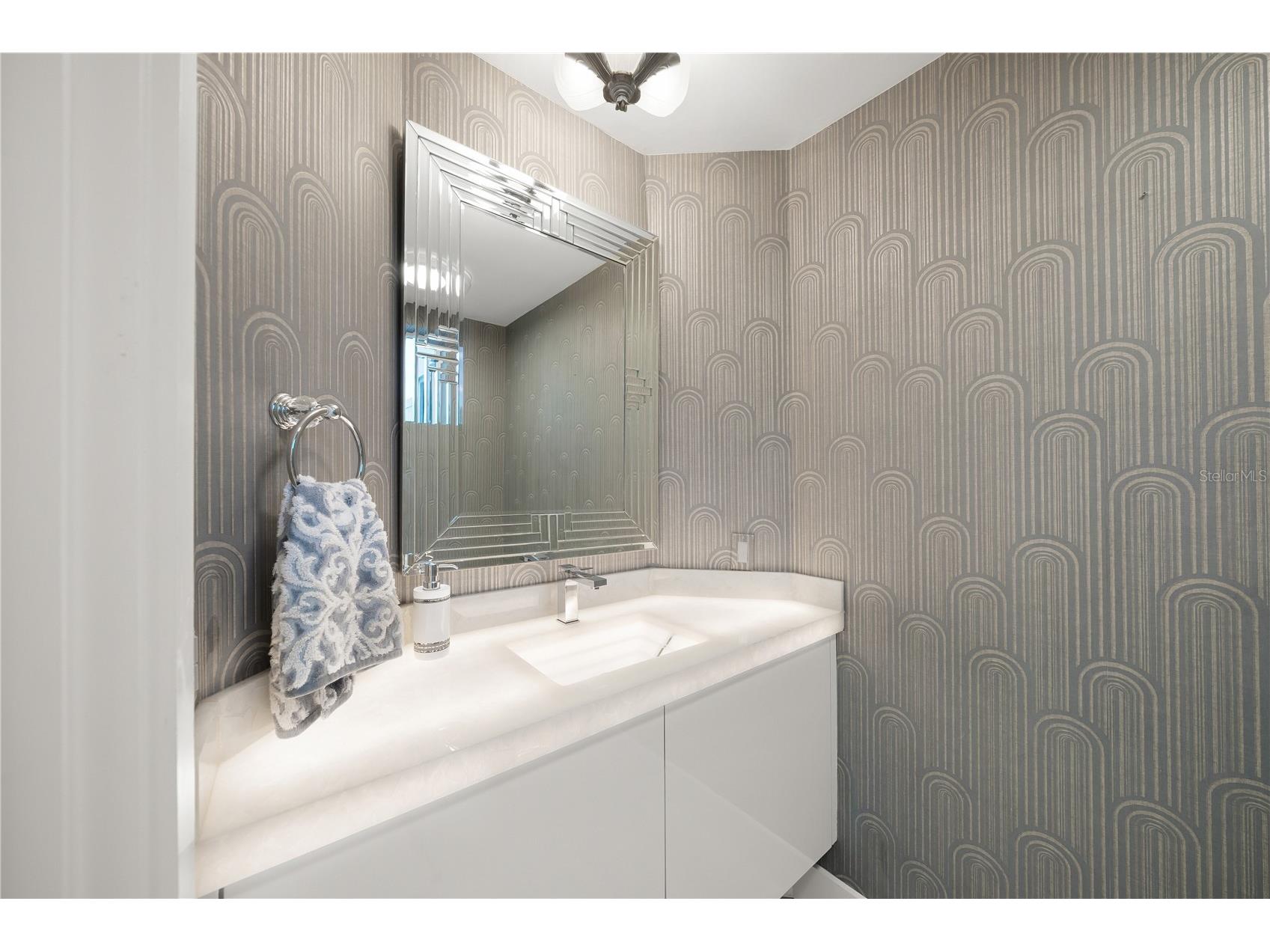 1400 Siesta Drive Sarasota FL 34239 A4678496 image20