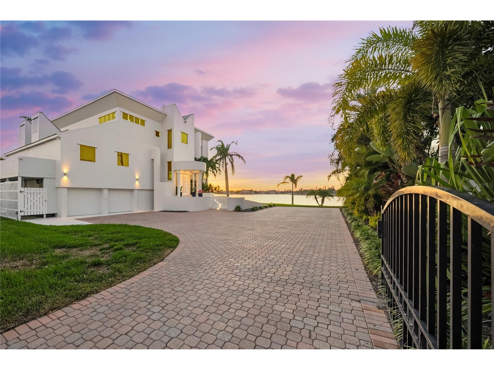 1400 Siesta Drive Sarasota FL 34239 A4678496 image3