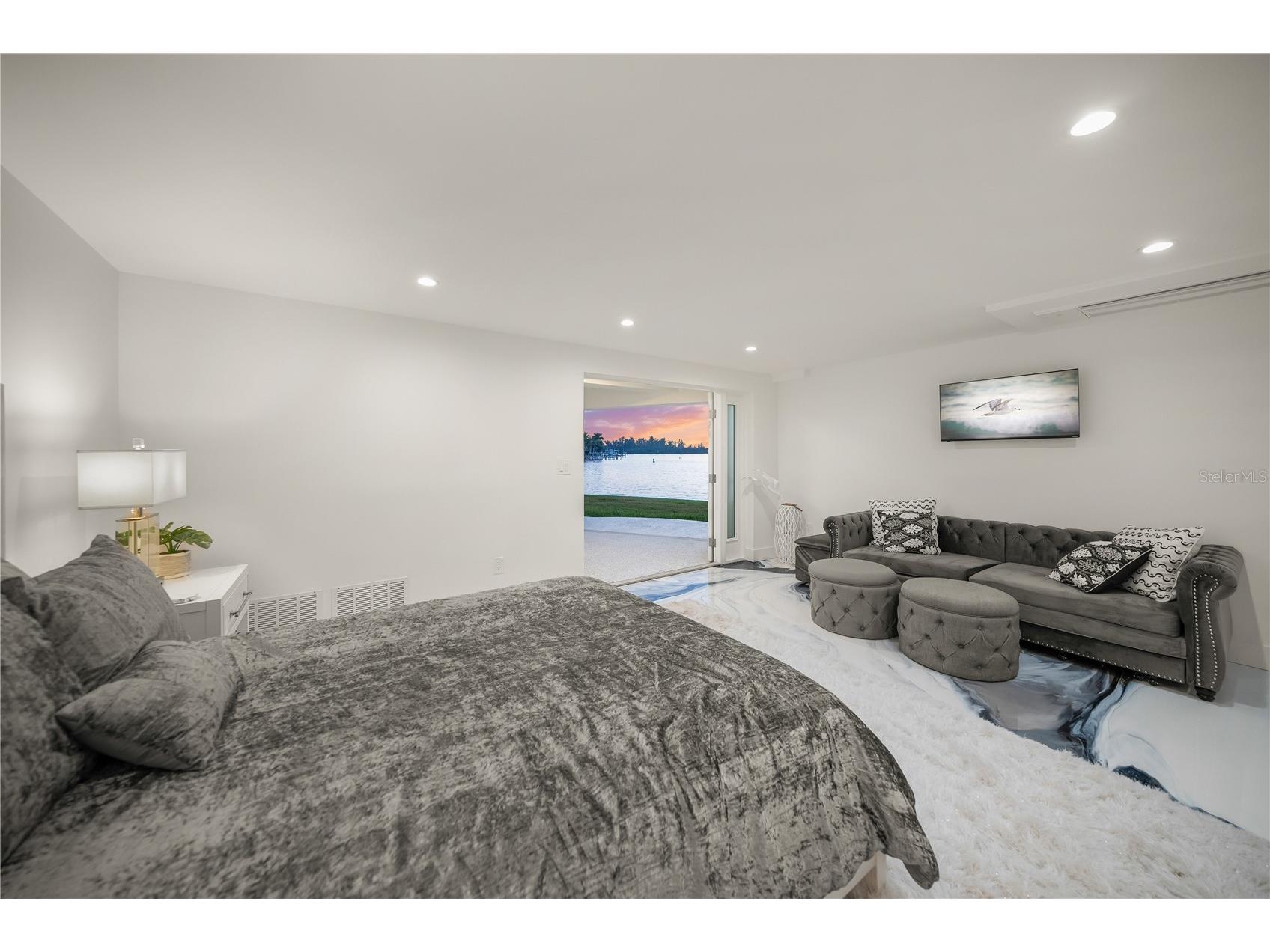 1400 Siesta Drive Sarasota FL 34239 A4678496 image36