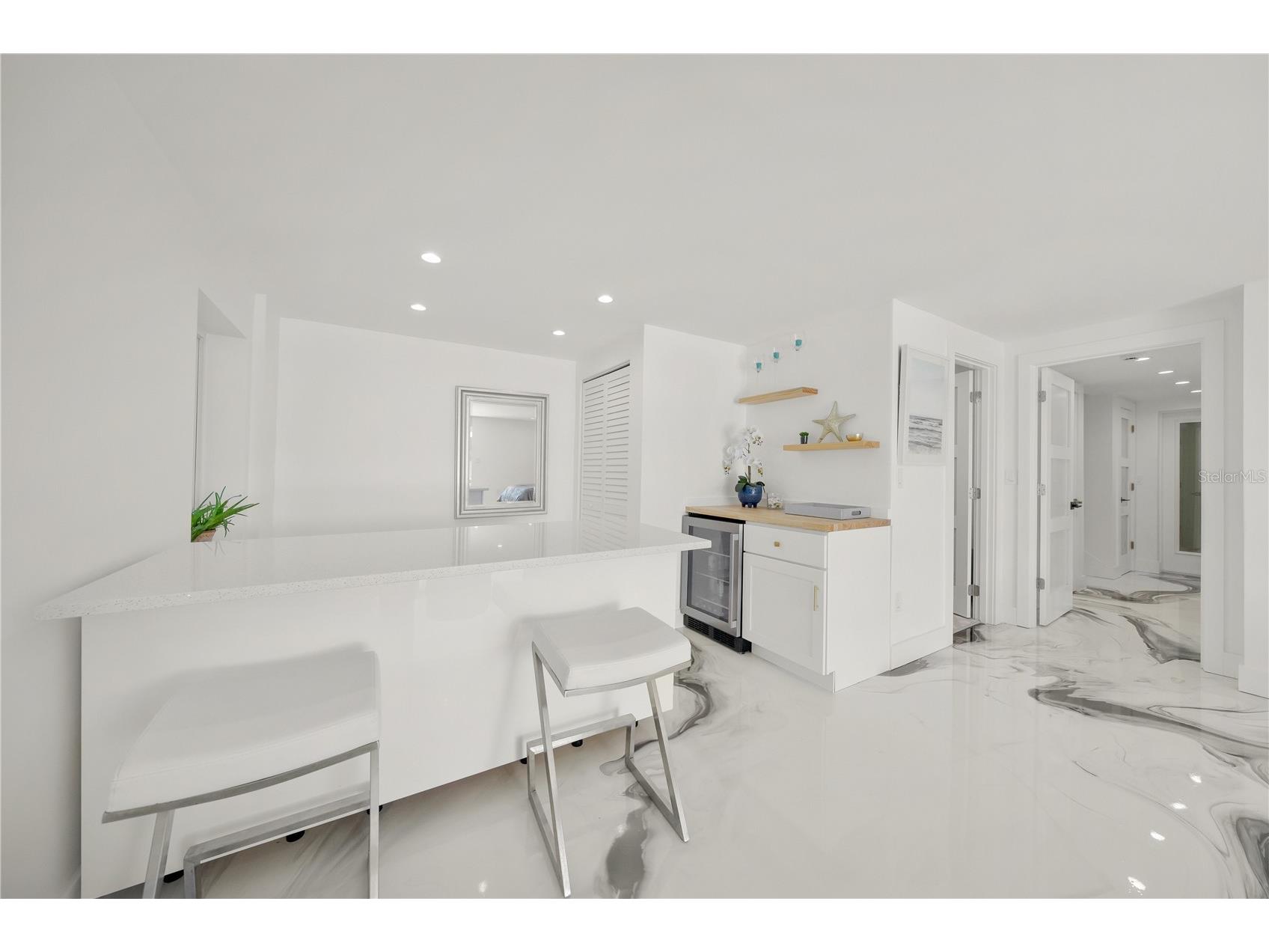 1400 Siesta Drive Sarasota FL 34239 A4678496 image39
