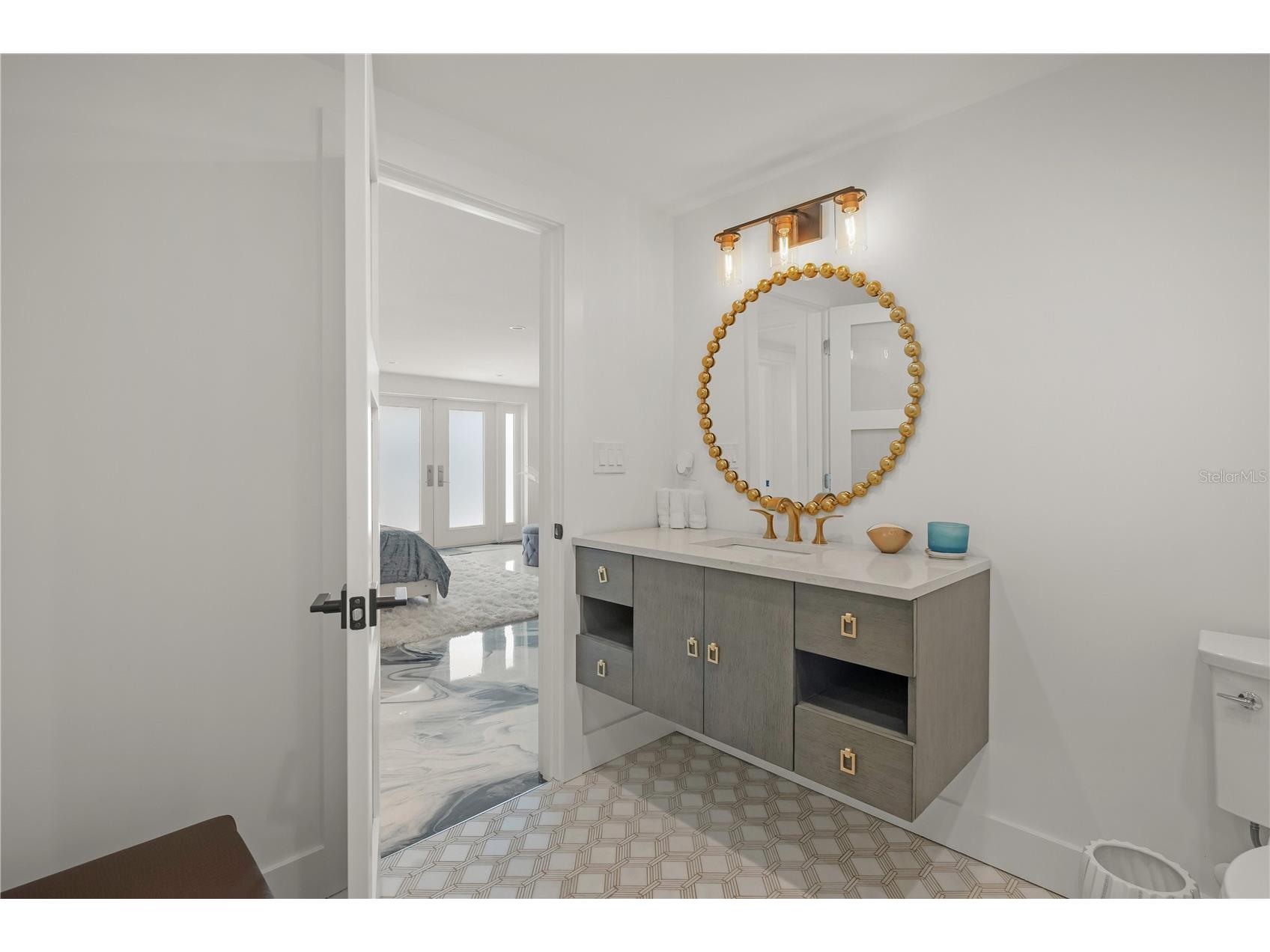 1400 Siesta Drive Sarasota FL 34239 A4678496 image40