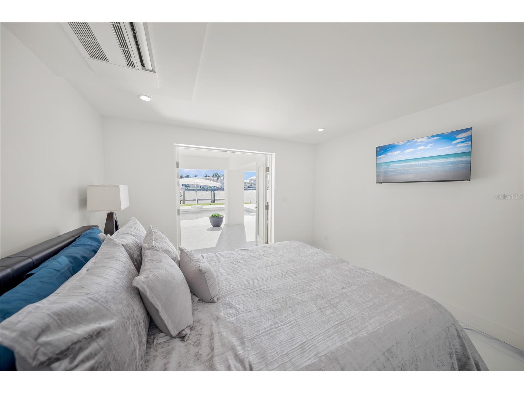 1400 Siesta Drive Sarasota FL 34239 A4678496 image43