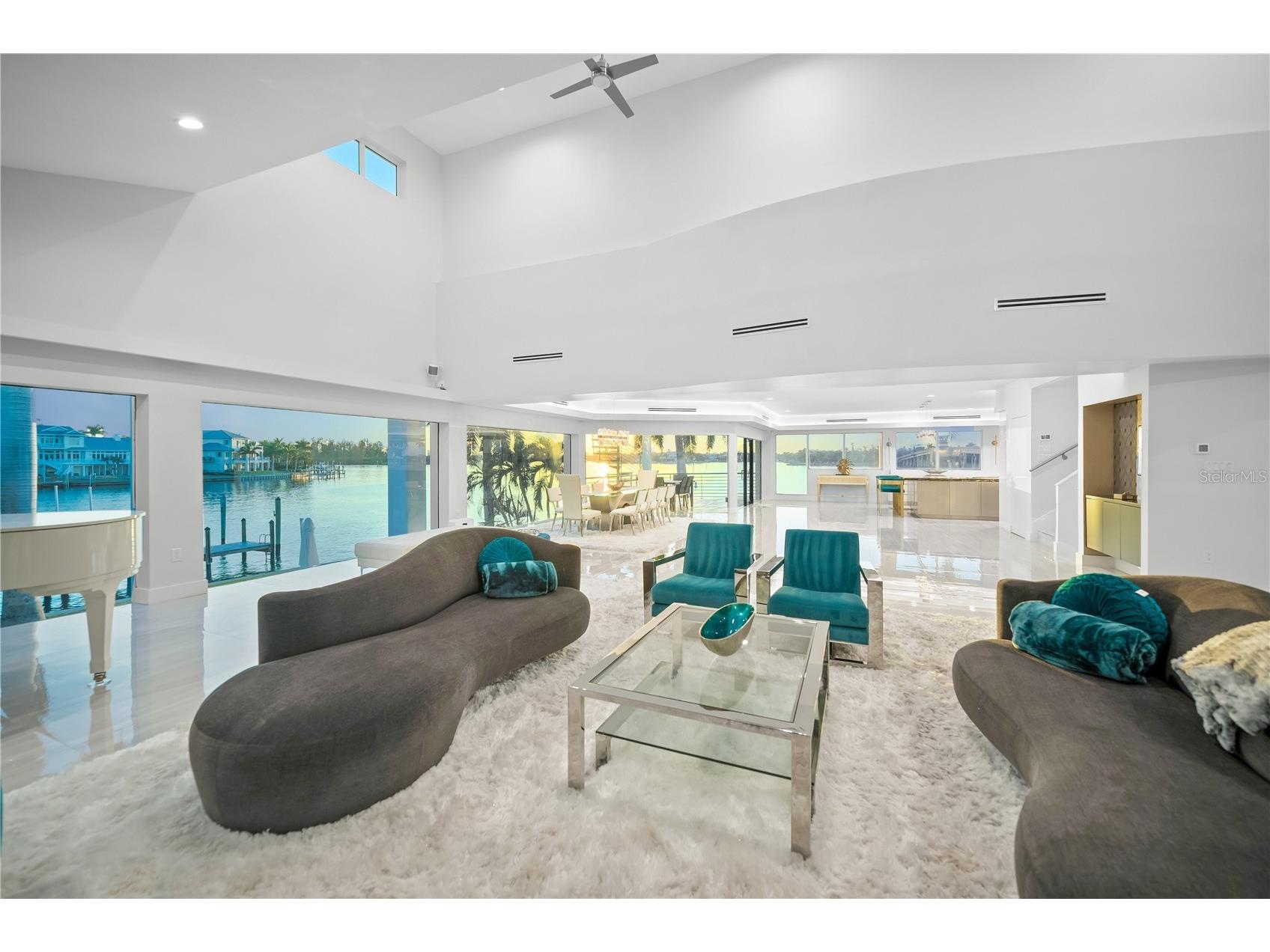 1400 Siesta Drive Sarasota FL 34239 A4678496 image7