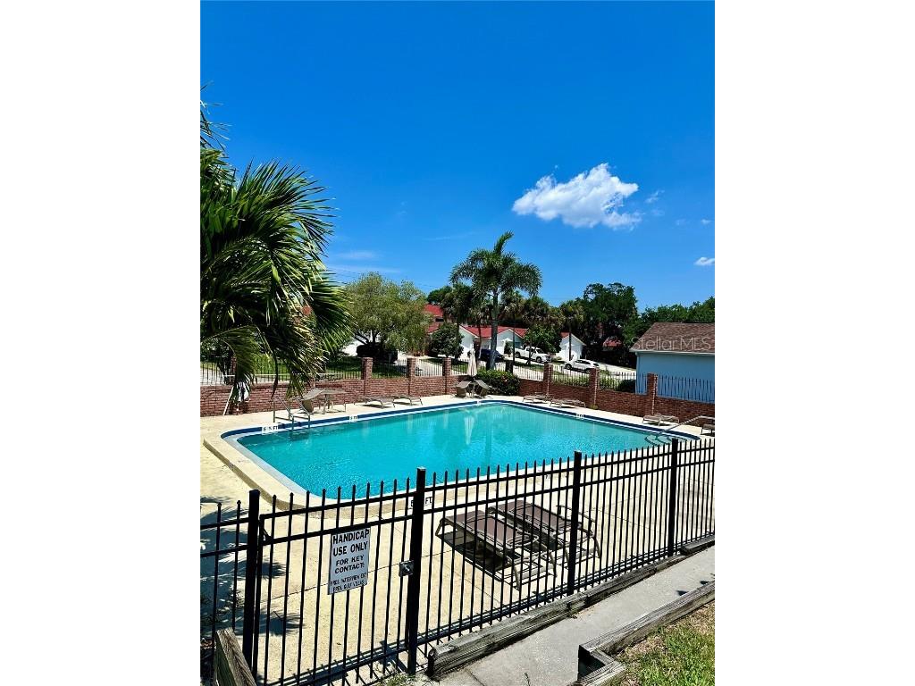 1400 Water View Drive W #104 Largo FL 33771 U8244508 image1