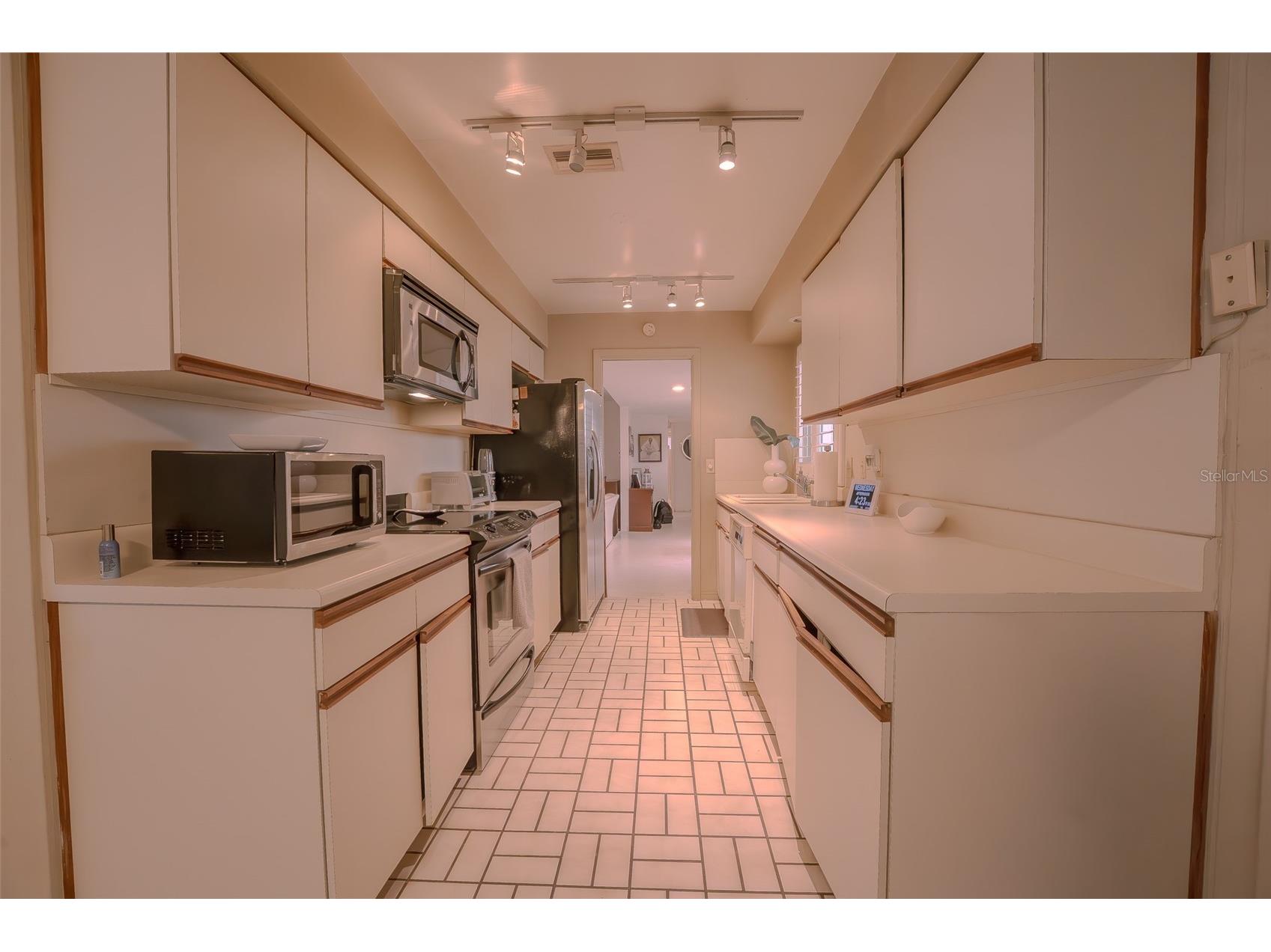 14001 Yacht Club Boulevard Seminole FL 33776 TB8464265 image10