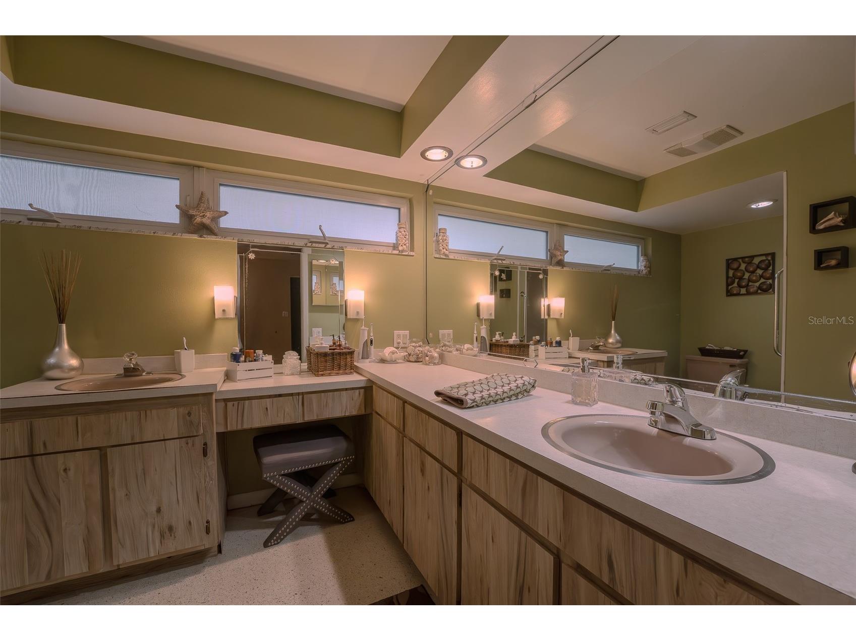 14001 Yacht Club Boulevard Seminole FL 33776 TB8464265 image16